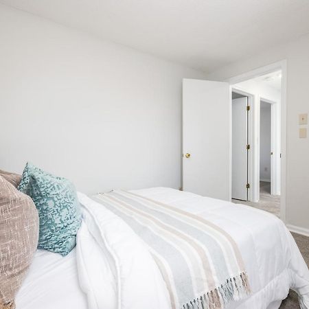 Beautiful 3 Bedroom Condo In Hartford! المظهر الخارجي الصورة
