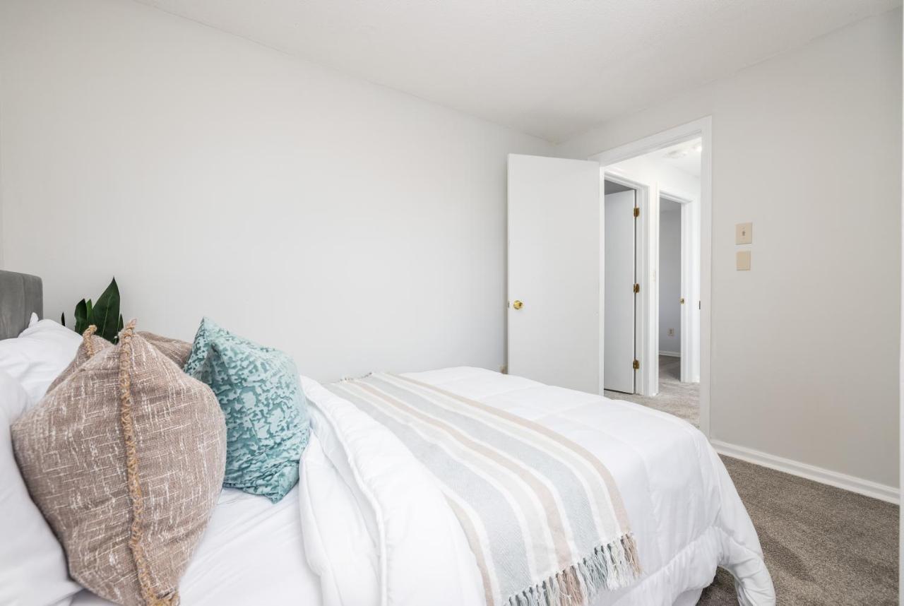 Beautiful 3 Bedroom Condo In Hartford! المظهر الخارجي الصورة